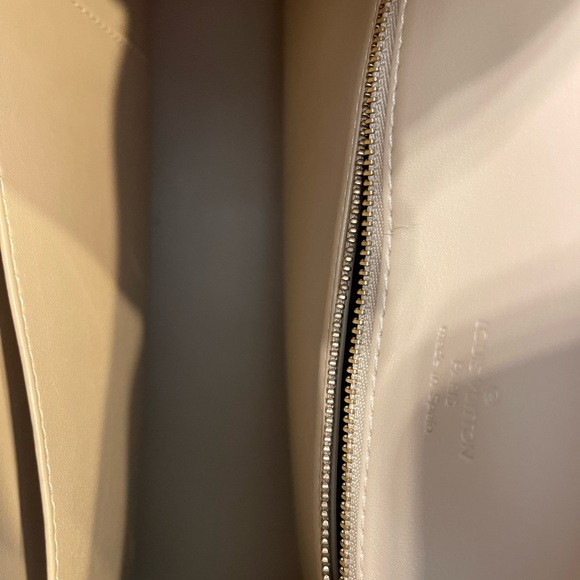 Louis Vuitton vintage Hand Painted Vernis Handbag LV - Picture 7 of 15